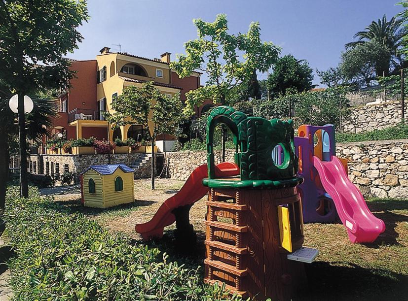 Campeggio Pian Dei Boschi Pietra Ligure Ngoại thất bức ảnh
