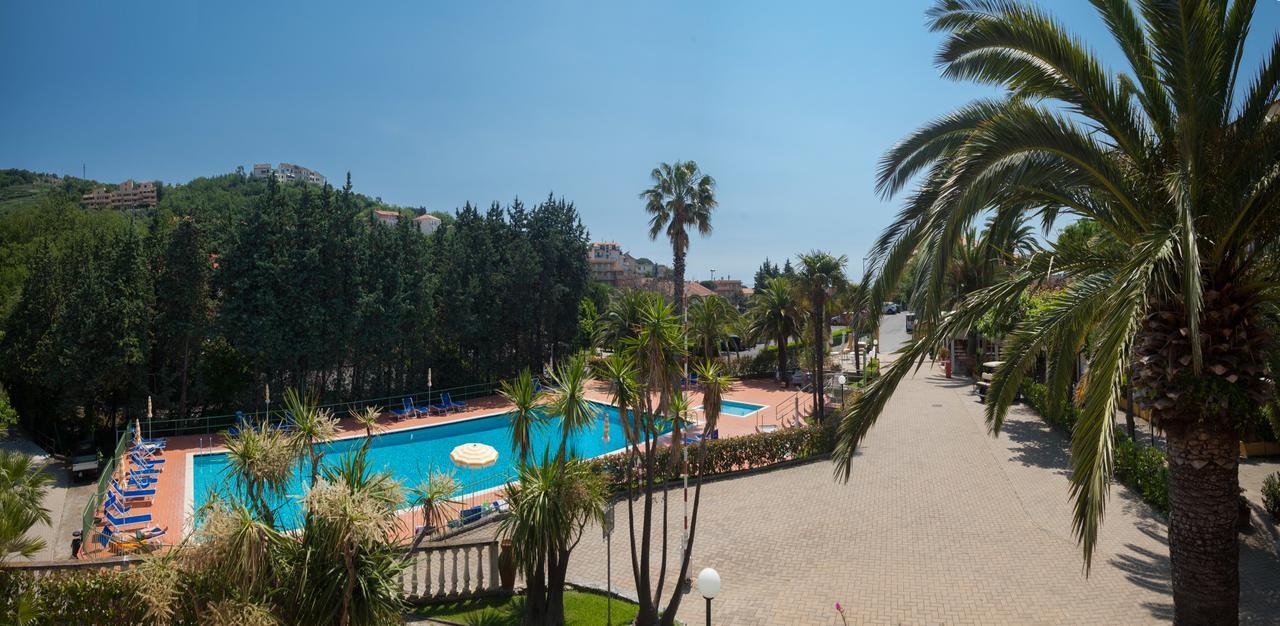 Campeggio Pian Dei Boschi Pietra Ligure Ngoại thất bức ảnh